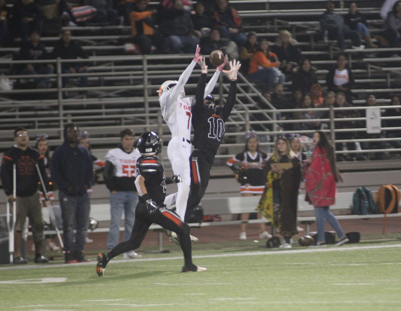 Bears rout Tigers in D-IV quarterfinals